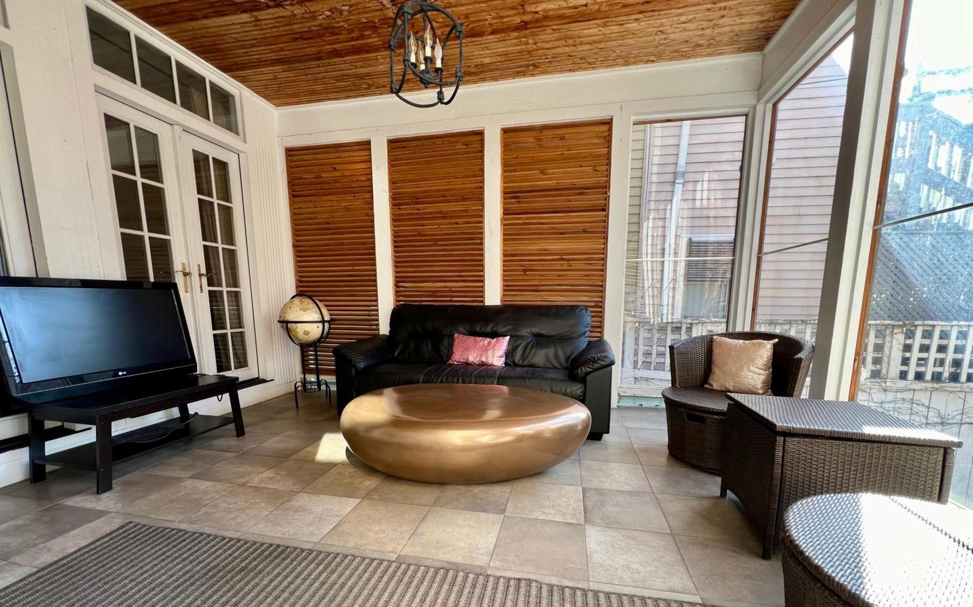 3 Bedroom Spacious Home In Ideal Location W Free Parking Back Yard Pets Welcome Chicago Esterno foto