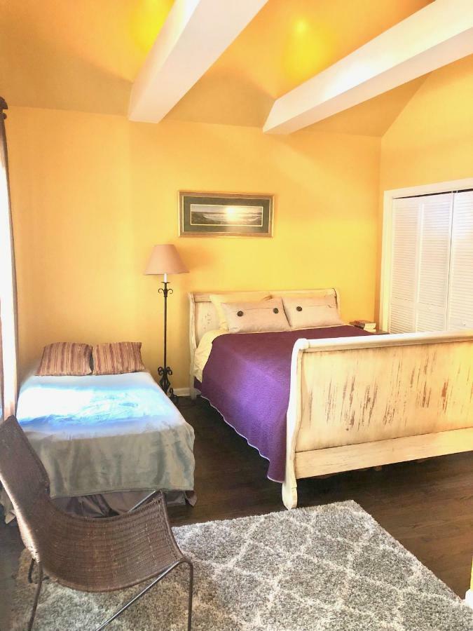 3 Bedroom Spacious Home In Ideal Location W Free Parking Back Yard Pets Welcome Chicago Esterno foto