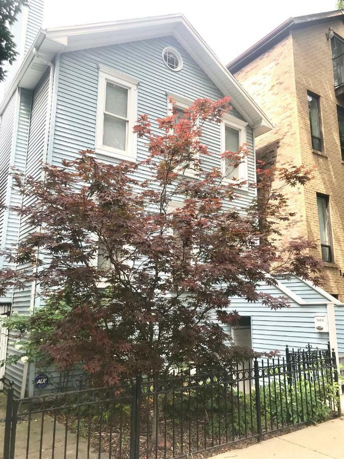 3 Bedroom Spacious Home In Ideal Location W Free Parking Back Yard Pets Welcome Chicago Esterno foto